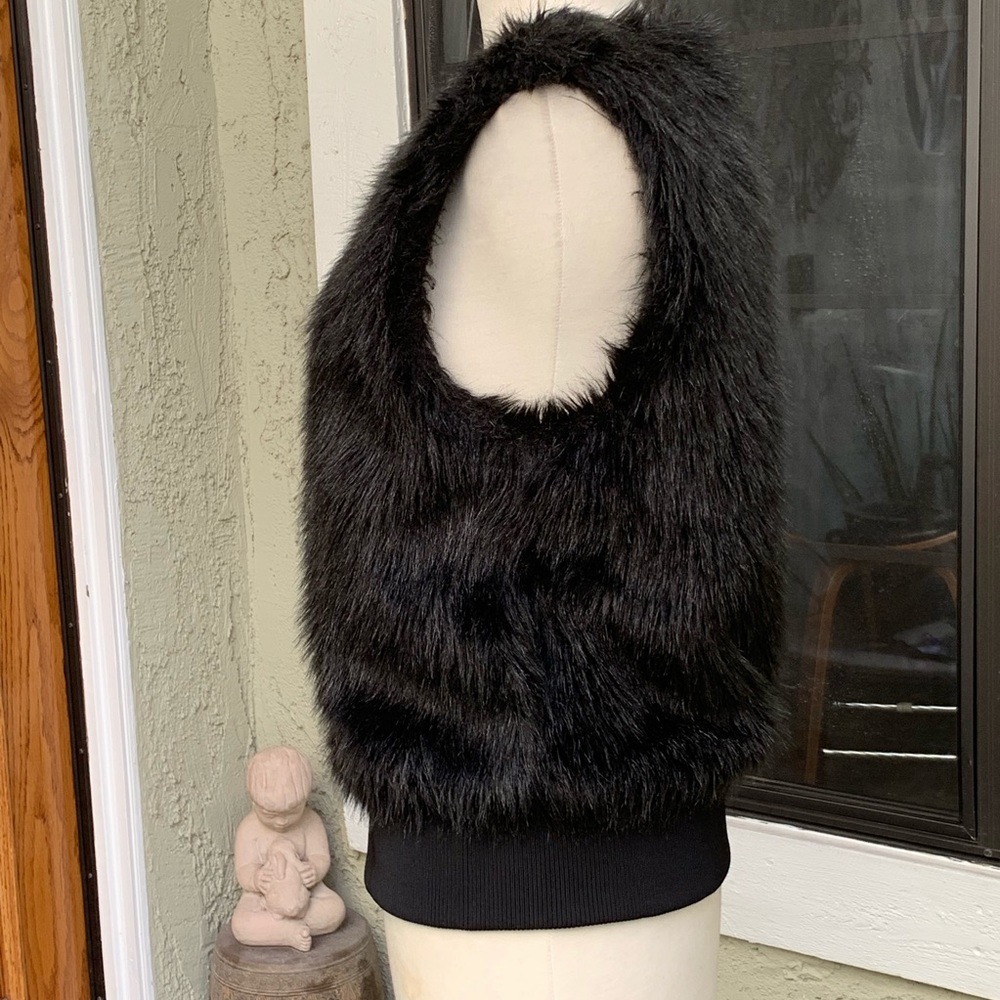 UNIQUELY LORNA JANE Faux Fur Vest Women's Size XS - Picture 3 of 7